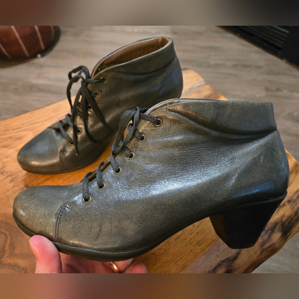 ✨️HOST PICK✨️ Lili Mill Made In Italy Olive Green Leather Lace-Up Ankle Booties - Picture 7 of 9